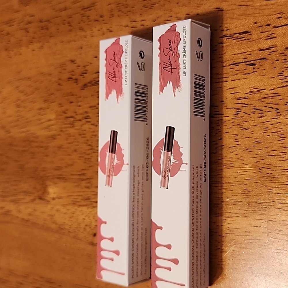 Lipstick - Picture 6 of 7